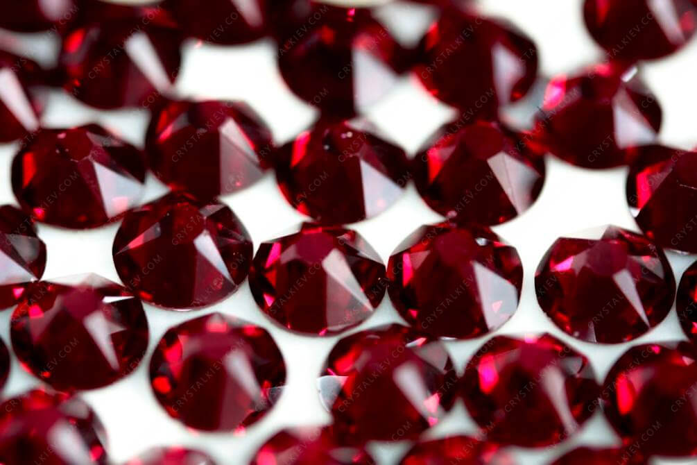 Crystalline Dark Siam* Xirius Rose 2088